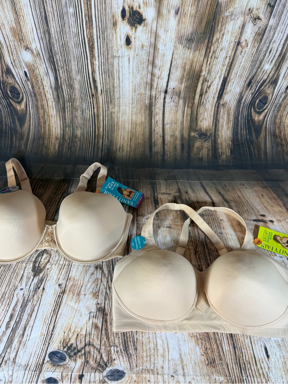 New Vanity Fair Bra Lot Of 2 Size 38DD Sport 71500 Full Support 76380 Nude Pad